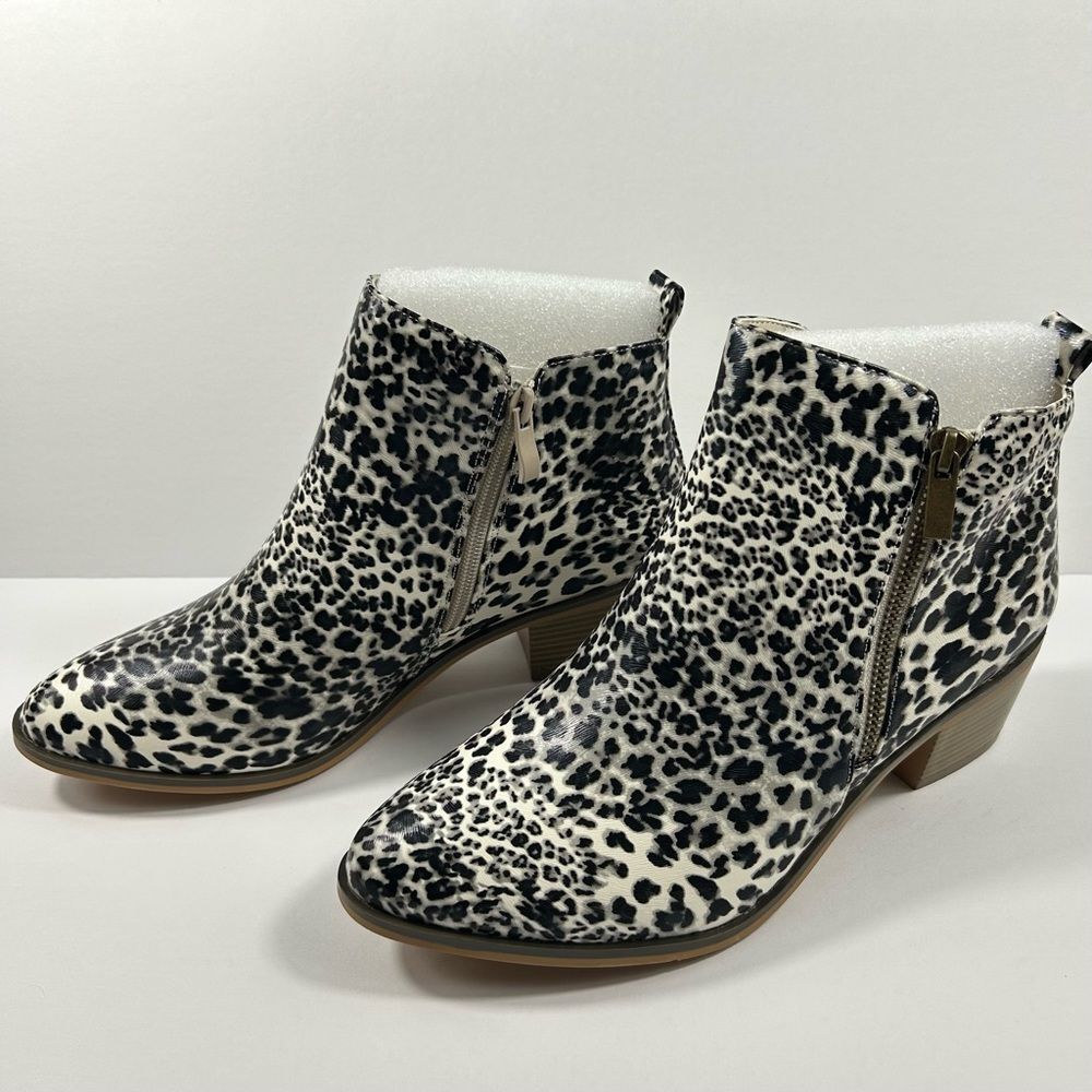 Journey Collection- Women’s Cheetah Print Ankle Boots - Size 8.5